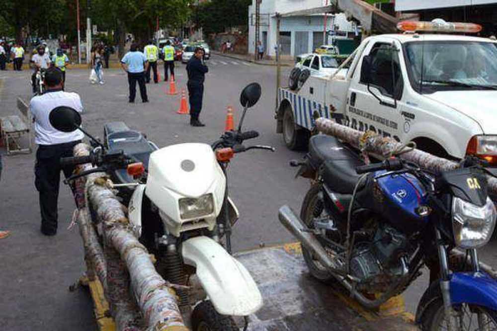 Por d�a se labran unas 300 multas y secuestran cerca de 200 veh�culos
