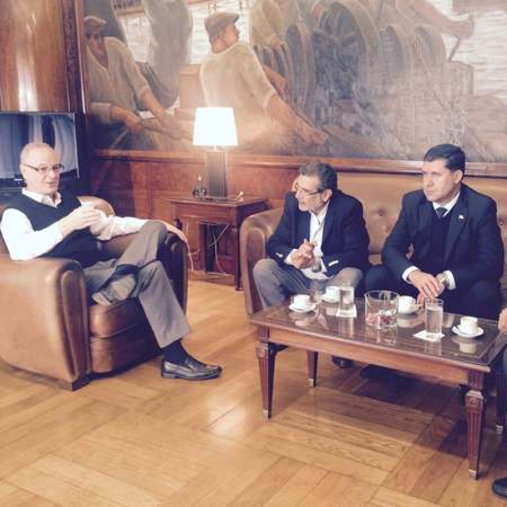 La Naci�n aportar� equipamiento para hospitales de la provincia