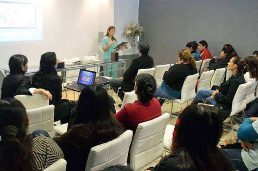 Presentan trabajos realizados sobre derechos de la mujer
