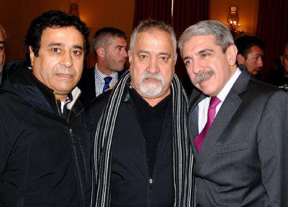 An�bal Fern�ndez junto a dirigentes de la UOCRA marplatense