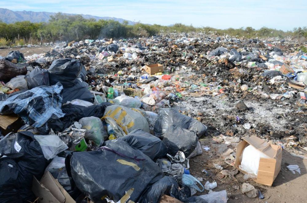 Preocupa un basural que crece cerca de arroyos en Tunuy�n