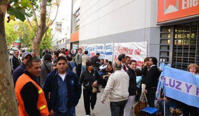 Sin acuerdo en paritaria, los empleados de Energ�a San Juan van al paro