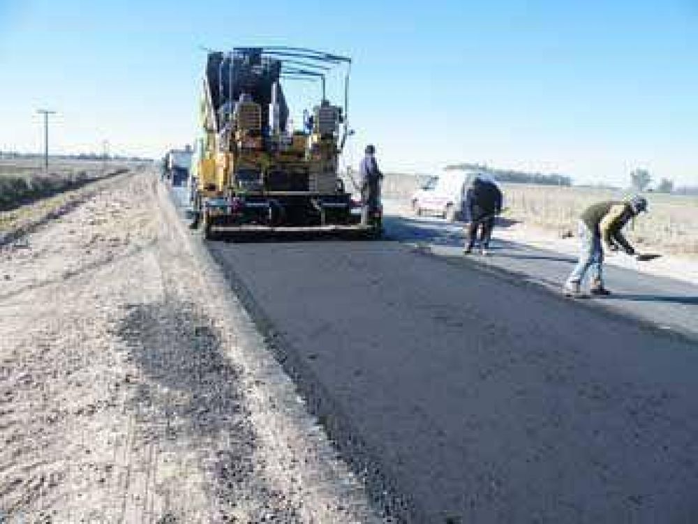 Avanza la reconstrucci�n del acceso Huergo - Mom.