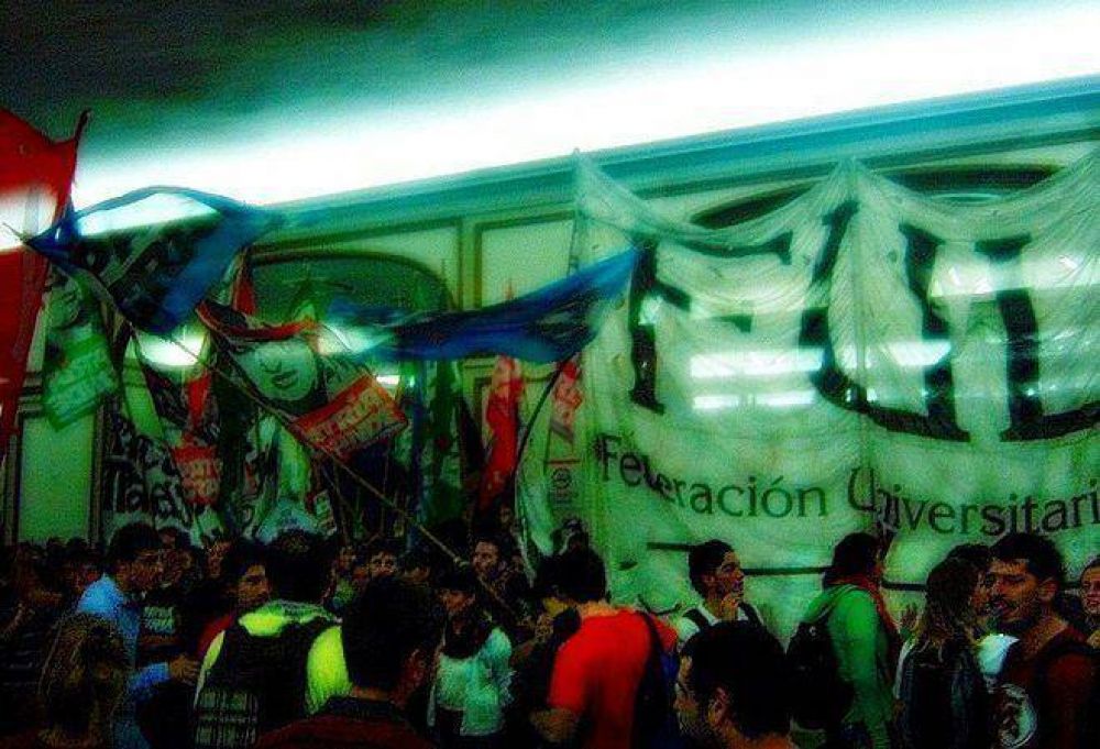 Disconforme con la renuncia, la FULP pide la expulsi�n definitiva de Piombo de la UNLP