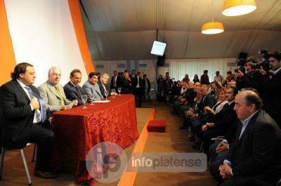 Scioli pidi� la unidad del peronismo y se comprometi� a �cuidar las conquistas logradas�