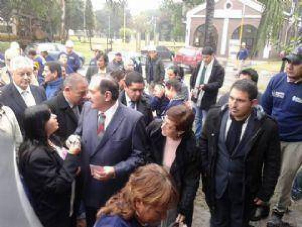Alperovich: �El Estado tiene que estar y servir a la gente�