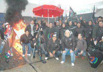 Dirigentes del Sindicato Argentino de Televisi�n se manifestaron en Jun�n