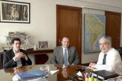 El intendente de Merlo oficializ� su vuelta al Frente para la Victoria