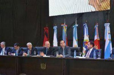 Piden a candidatos a presidente comprometerse con el NOA