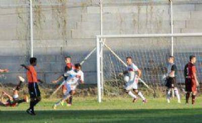 Aconquija-Andino, el domingo, y �Tesho�-�Santos�, el lunes