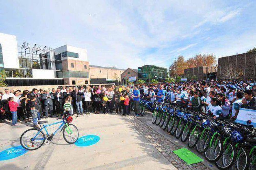 Poggi comparti una bicicleteada con 941 alumnos de 18 escuelas mercedinas