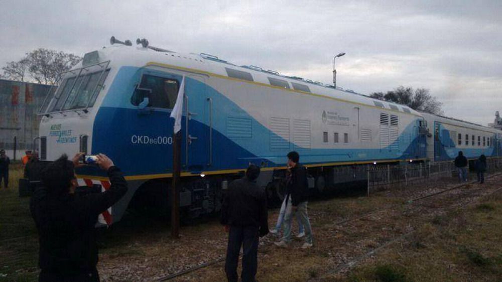 Lleg� el tren, y ahora se esperan los resultados sobre el estado de las v�as