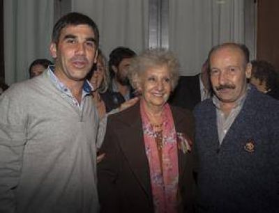 El Intendente particip� de la declaraci�n de Estela de Carlotto Doctora Honoris Causa de la Unic�n