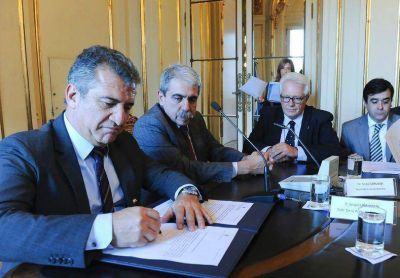 Urribarri firm� con An�bal Fern�ndez un acuerdo de gesti�n de residuos urbanos