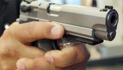 LANUS: DELINCUENTE FUE BALEADO POR DOS HERMANOS POLIC�AS QUE INTENTARON EVITAR UN ROBO A SU PADRE