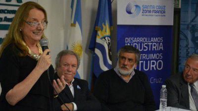 Firman contrato para construir la infraestructura de zonas francas