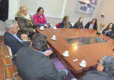 Meoni recibi� al equipo de Pat�n Art�stico