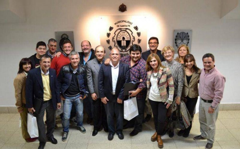 Los Concejales distinguieron a los santafesinos nominados al Mart�n Fierro Federal