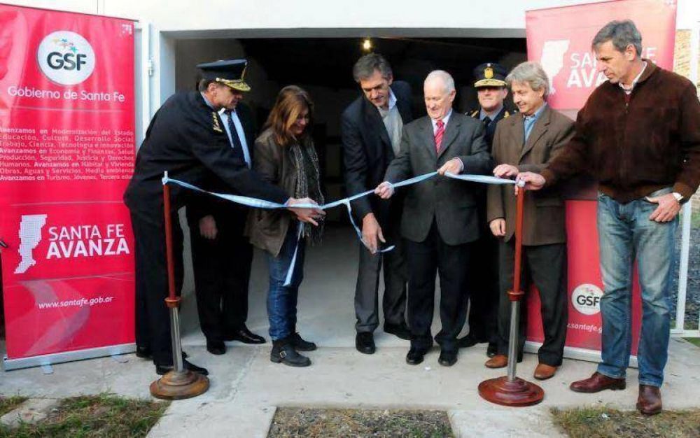 Ra�l Lamberto inaugur� el Comando Radioel�ctrico de Recreo