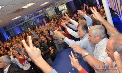 Fotos de la inauguraci�n y presentaci�n de los candidatos del FPV Corrientes