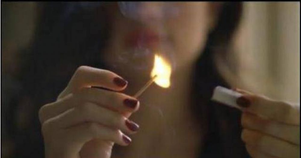 Amenaz� con prenderse fuego para resistir un desalojo