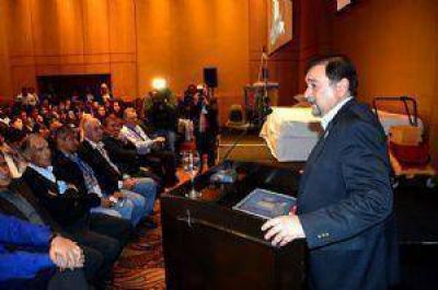 Miguel Isa y Luis Barrionuevo inaguraron el �Encuentro de Camareras de Piso� en Salta
