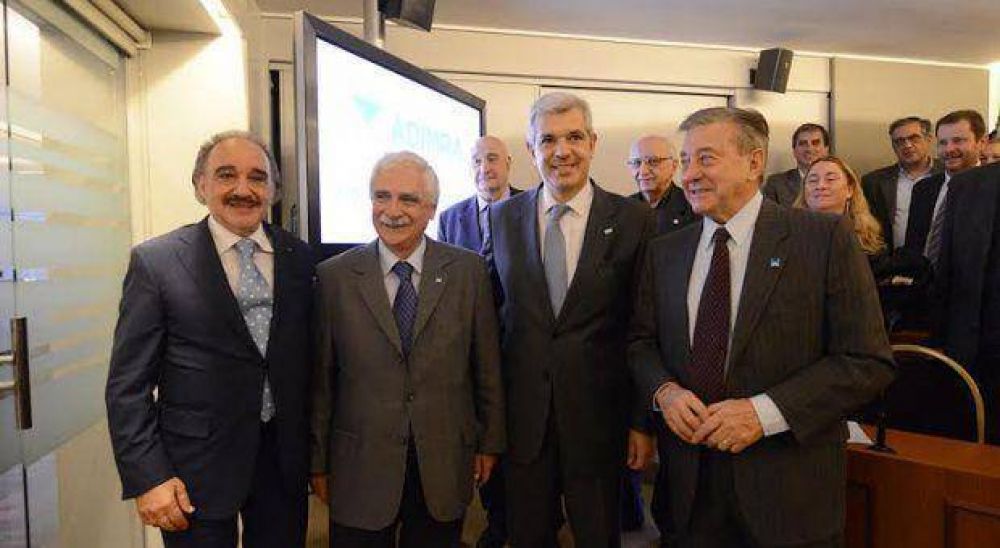 Dom�nguez apuesta a la foto con Industriales para continuar su recorrida de campa�a