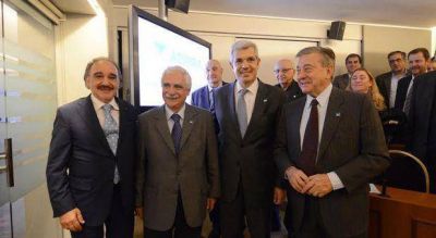Dom�nguez apuesta a la foto con Industriales para continuar su recorrida de campa�a