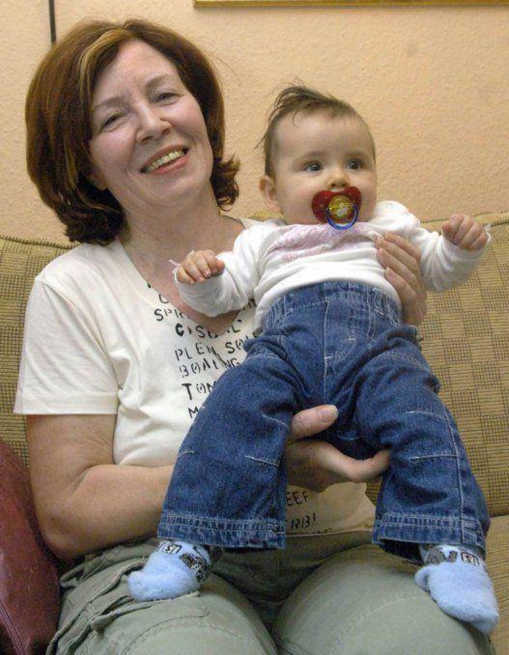 Los cuatrillizos nacidos de madre sexagenaria siguen en estado cr�tico