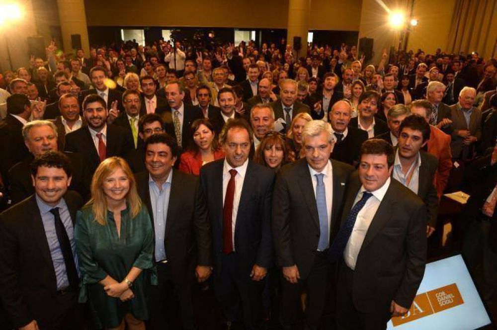 Scioli encabez� el Encuentro de Concejales para el Desarrollo