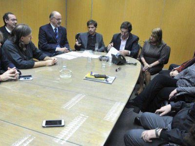 Aceiteros: pactan aumento de 27,8% y levantan el paro