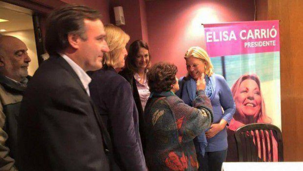 Carri� respald� a Baragiola y asegur� que �la provincia no puede ser esclava del peronismo�