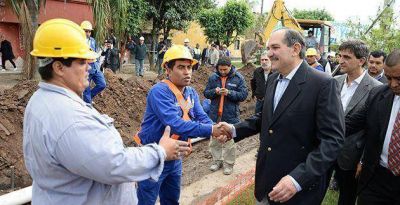 Alperovich: �Al terminar la gesti�n queremos que el 95% de los tucumanos de la Capital tengan agua potable