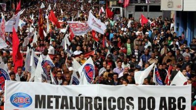 Ola de protestas en todo Brasil contra el ajuste y los despidos