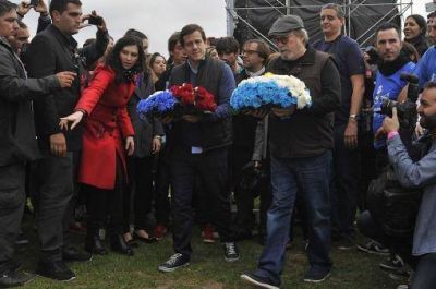 Mariano Recalde y Silvio Rodr�guez homenajearon a Jos� Mart� en Villa Lugano