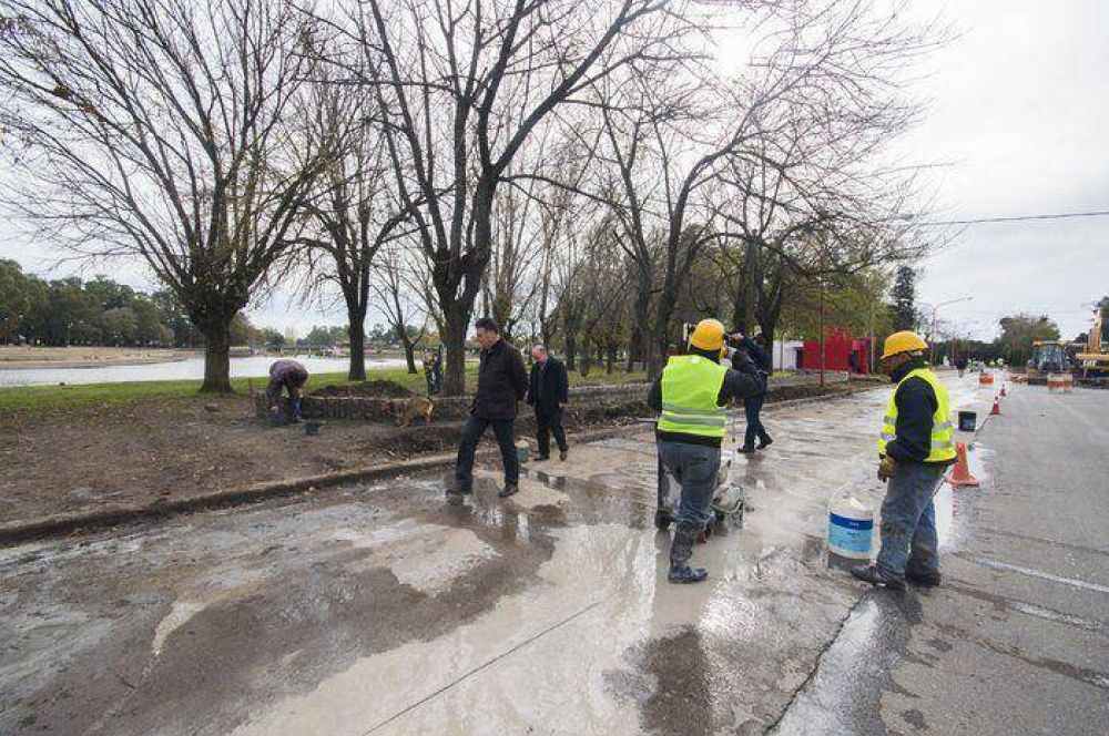 Se construye una pirca para integrar la Pileta Municipal con el Balneario