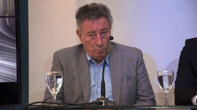 El voto anti Blatter de Luis Segura no gust� en la interna de la AFA: pedir�an adelantar elecciones