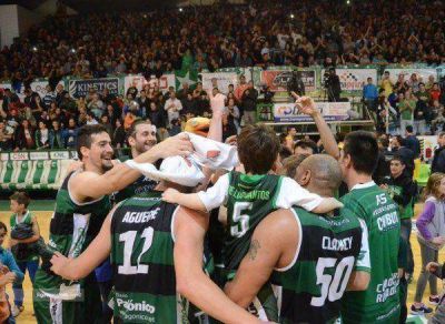 Gimnasia se meti� en semis de la Conferencia