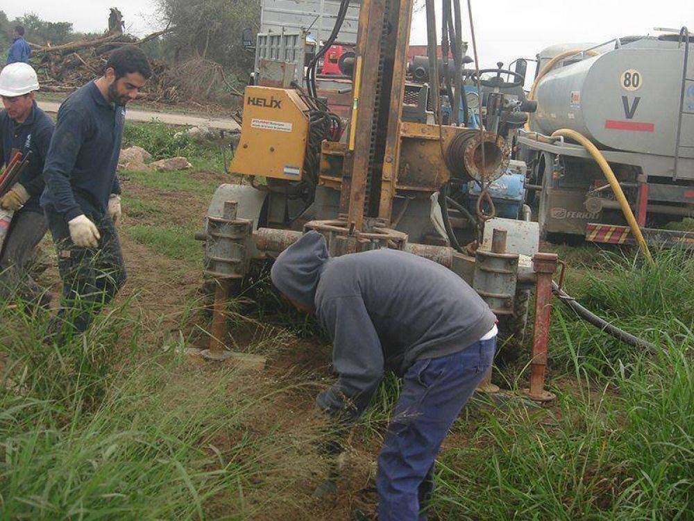 En medio de los reclamos se realizan estudios de suelo para las fundaciones del nuevo puente