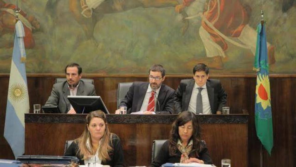 M�s cloacas para Castelar