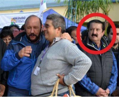 Insfr�n reproch� a los que ponen cara agria cuando huelen pueblo y, a los picaros que huyen del operativo antes que �l hable