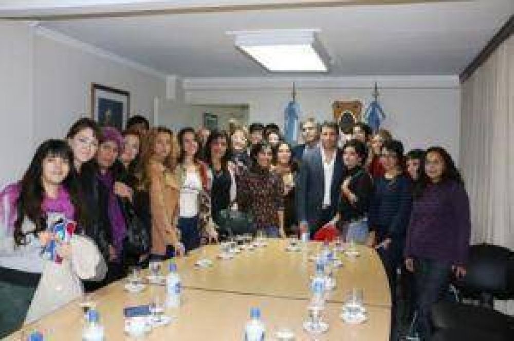  Piden adhesi�n a Ley Nacional de Protecci�n Integral de Mujeres