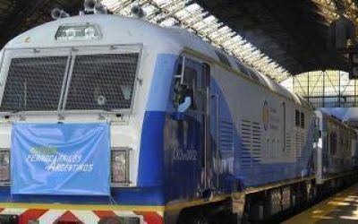 El tren Retiro - Rosario para por primera vez en Campana y Z�rate