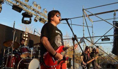 El Rock en las Plazas lleg� al barrio Camus
