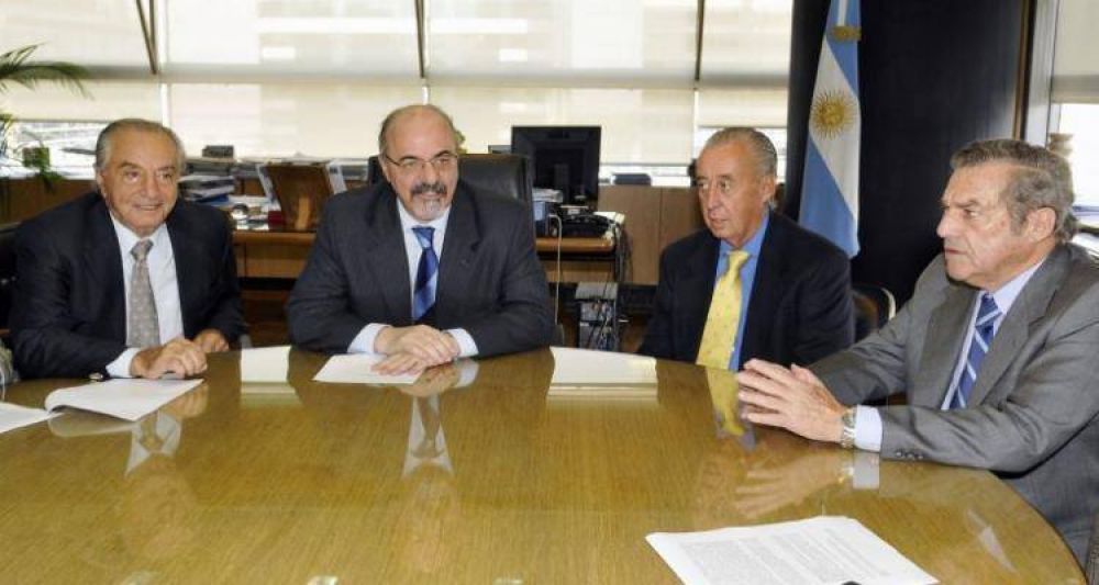 Empleados de Comercio cobran con aumento retroactivo a Abril