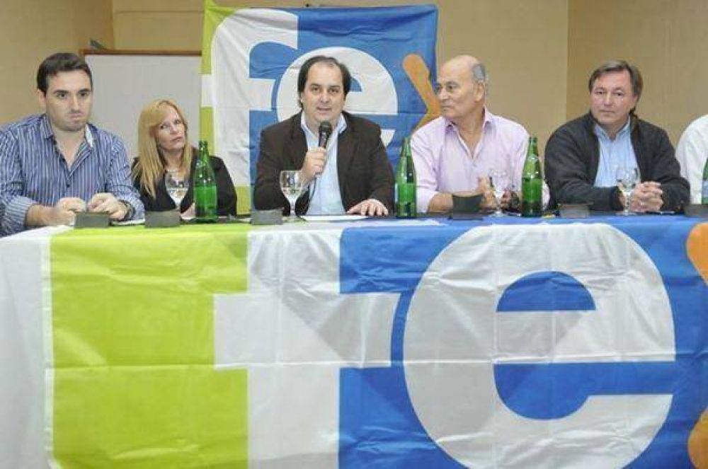 Venegas junto a Walter Unrein, pre candidato a intendente del Pro