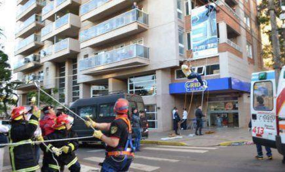 Se realiz� simulacro de rescate de rehenes en edificio c�ntrico