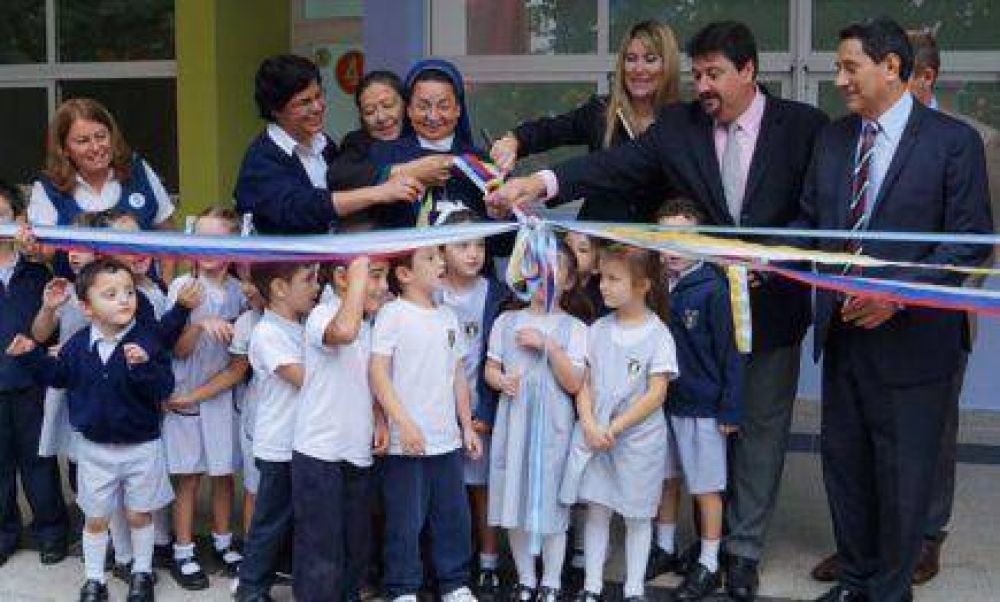 El diario Perfil public� la controvertida inversi�n al colegio donde asiste el hijo de Maurice Closs
