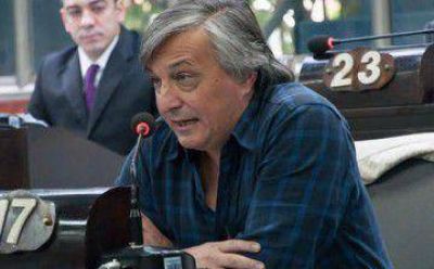 Daniel Gurzi: �Hay dos listas en Quilmes, el `Barba� con Dom�nguez y nosotros con An�bal�