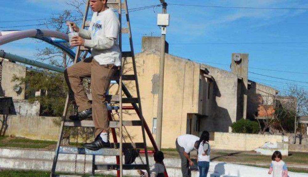 La C�mpora realiz� una jornada solidaria en el FO.NA.VI 